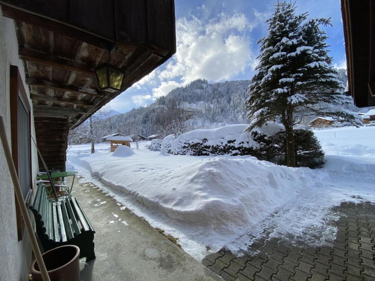 Apartment Lischenhaus 2 - Wohnung Flösch Lenk im Simmental Exterior foto